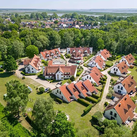 Apartment Freesenbruch 1 2 - Am Schwalbenweg Zingst